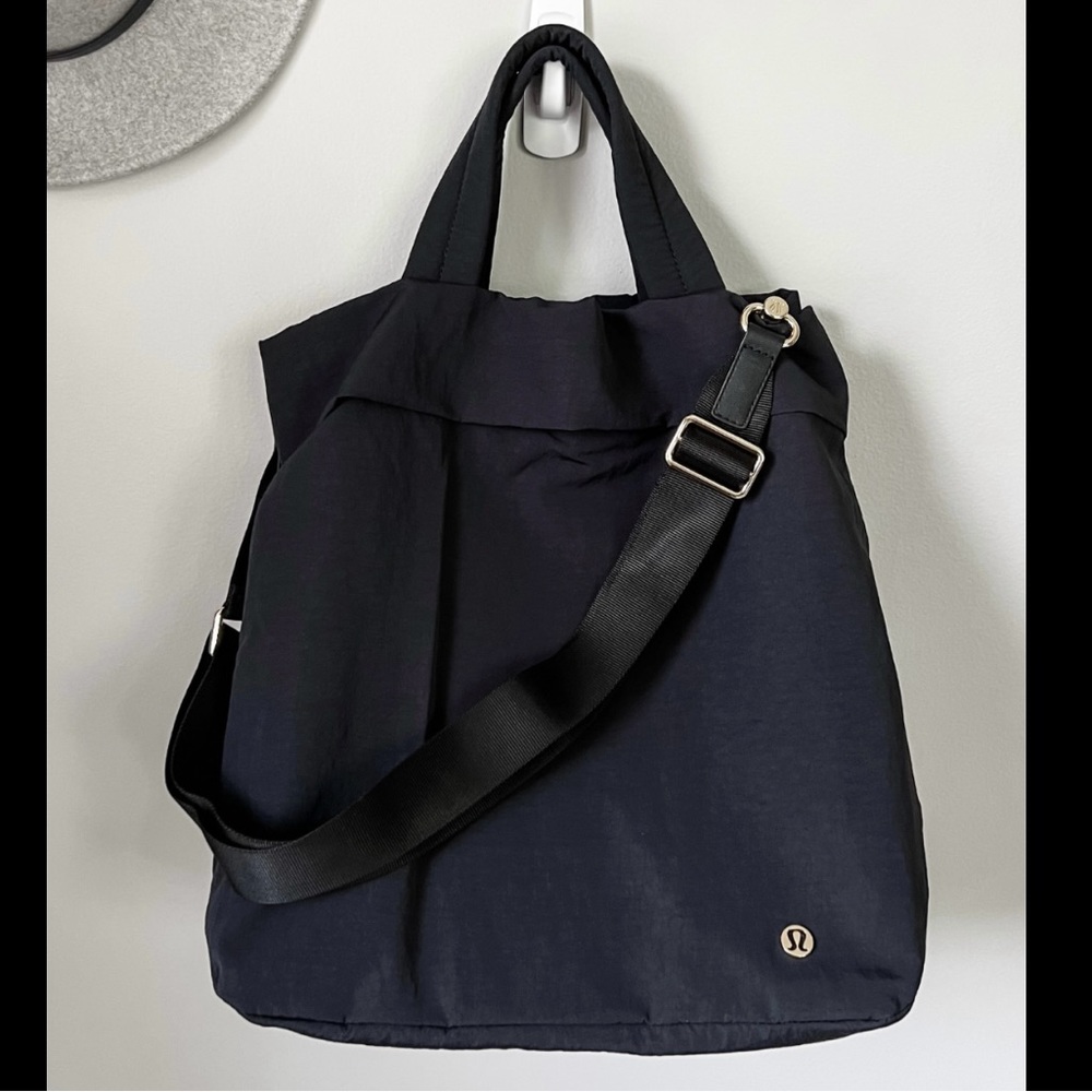 Lululemon On My Level Bag